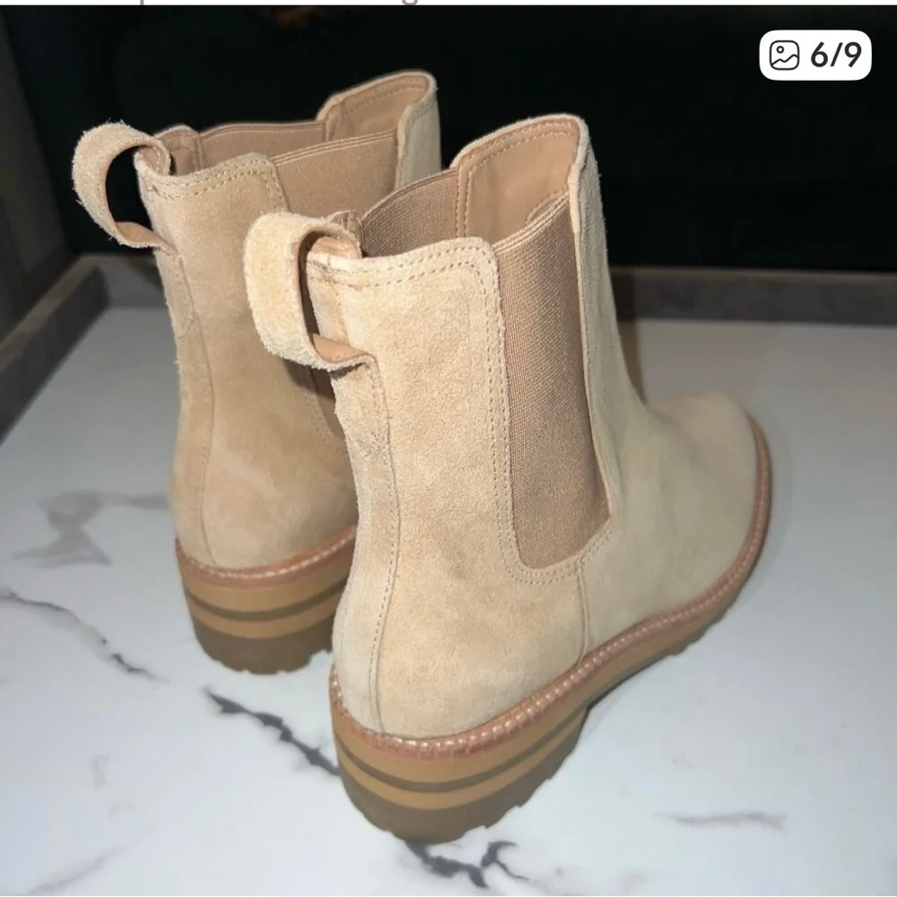 NEW Kaanas MontenegroBeige Suede Chelsea Booties Size 6